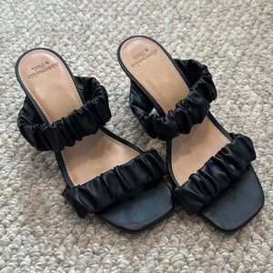 Abercrombie and Fitch ruffle kitten mules